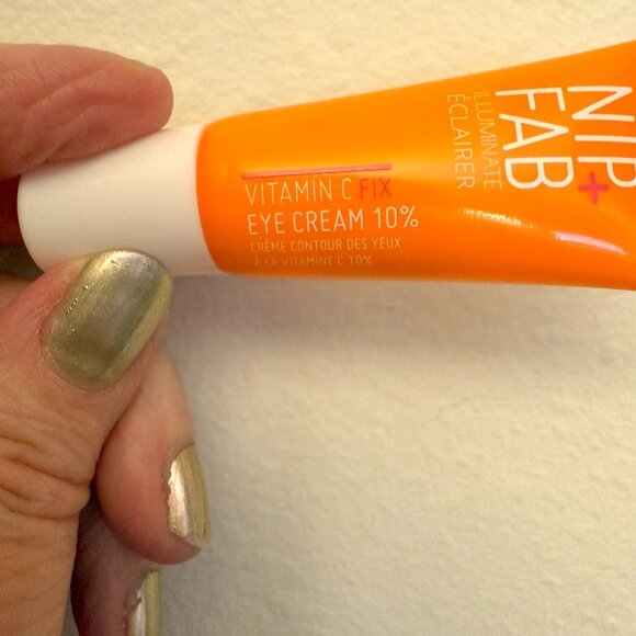 Nip and Fab Vitamin C Fix Eye Cream  Illuminate Eclairer Travel Size 0.13 oz - Picture 2 of 6